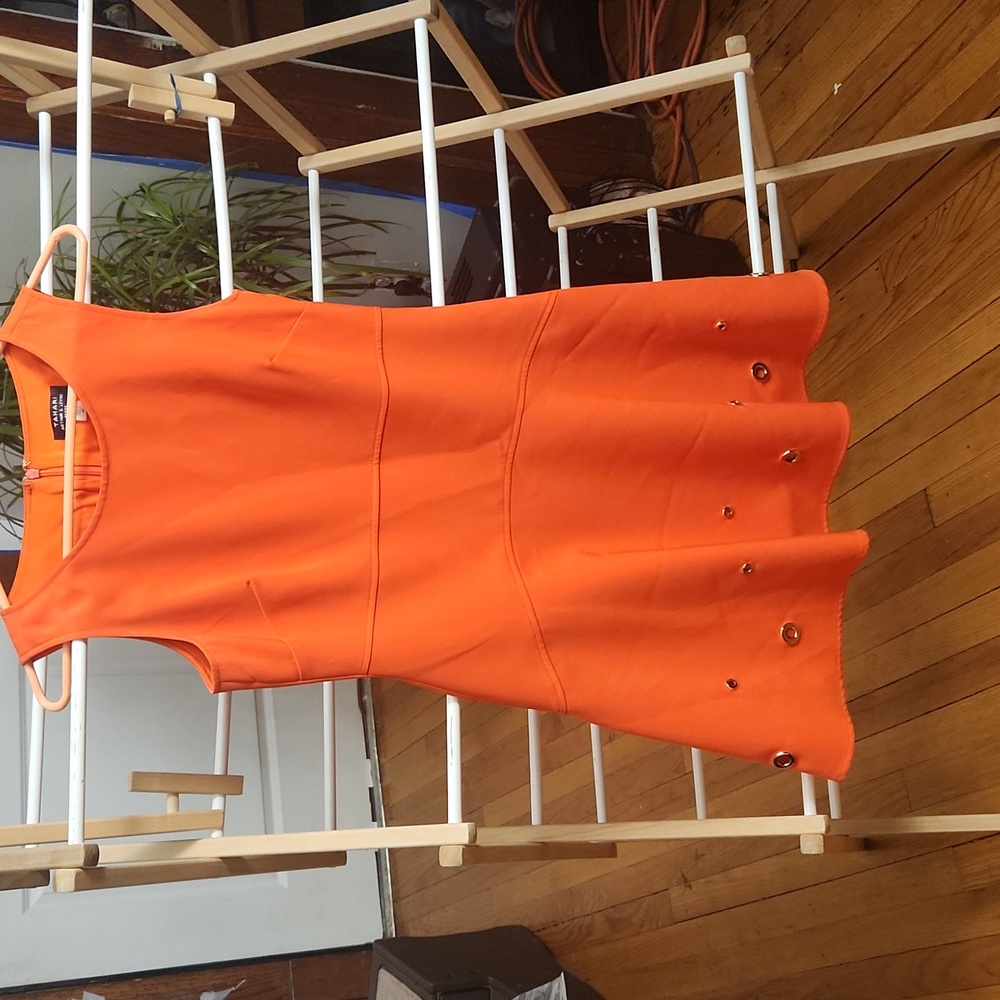 TAHARI dress in Orange size 4P in perfect condition worn 1 time